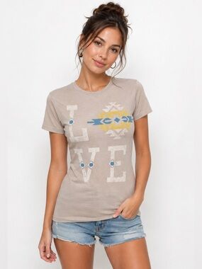 Y2K Vintage Native American - Gray LOVE Graphic Short Sleeve Shirt - Size Small